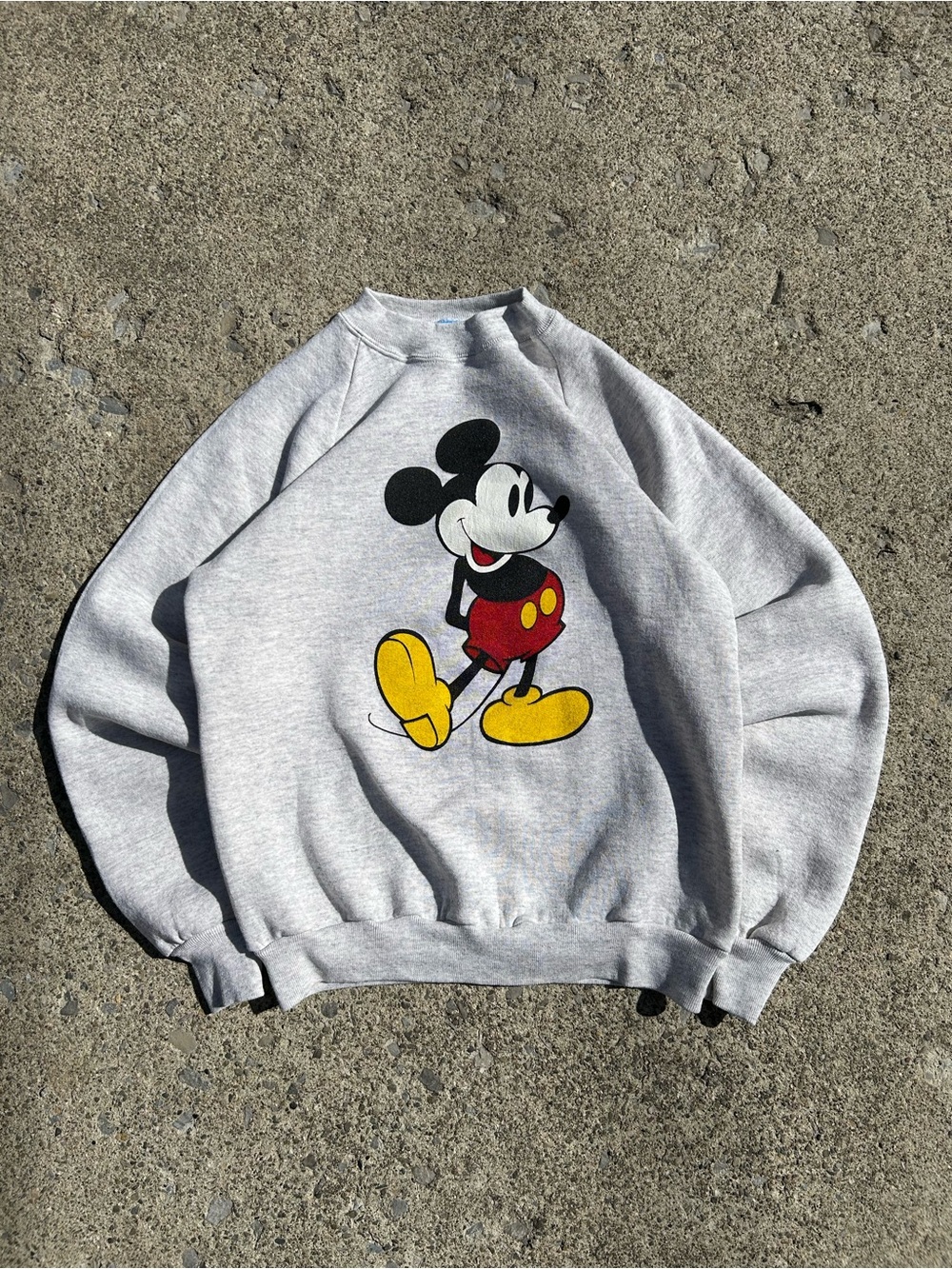 99’s vintage Gray Mickey Mouse Graphic Crewneck Sweatshirt
